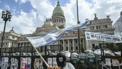 El PJ bonaerense se moviliza al Congreso: ¿podrá frenar la ley que habilita la venta de tierras a extranjeros?
