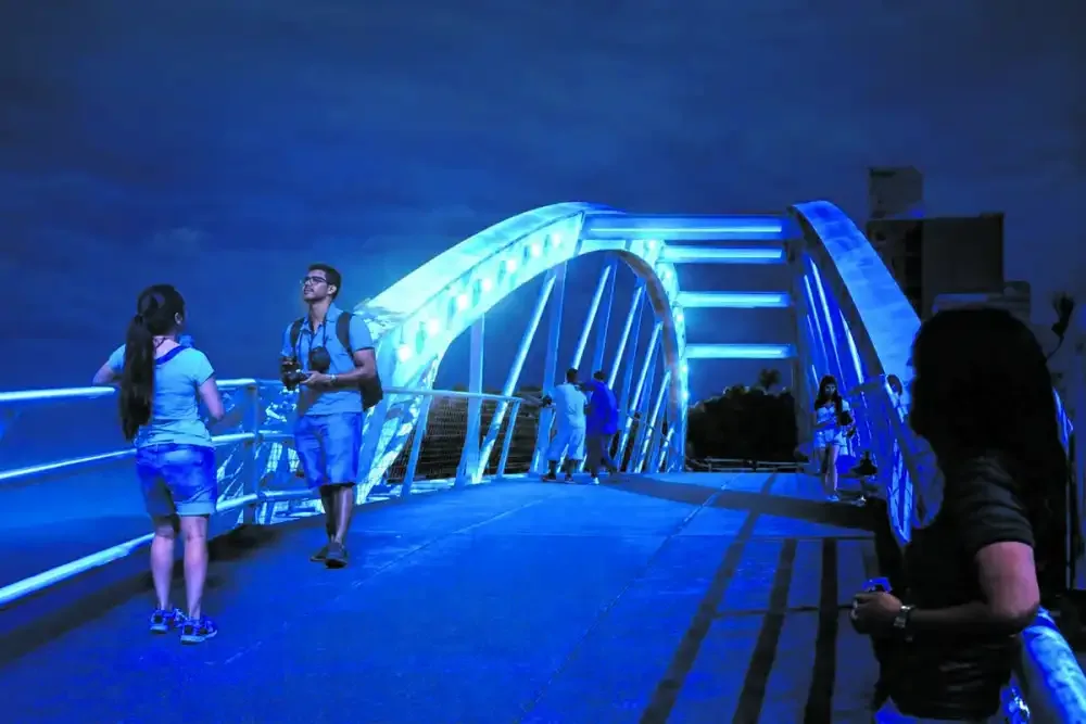 Simulación de cómo podría verse el puente intervenido de noche