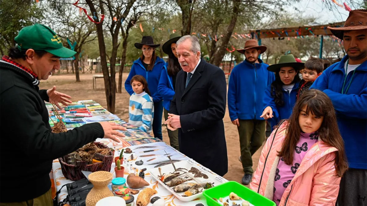 Gobernador Elías Suárez en la reserva ecológica