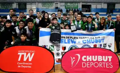Camioneros se coronó en Trelew: el título que nadie esperaba y el detalle que emocionó a todos