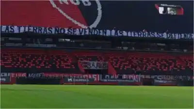 El insólito motivo por el que sacaron una bandera en el Coloso antes de Newell's-Boca