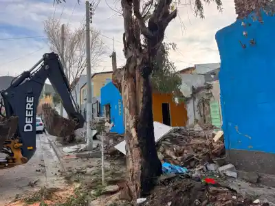 Heredaron cuatro casas y las demolieron: la insólita decisión tras años de usurpaciones
