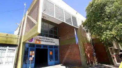 La Escuela Técnica Nº15 de Villa Mercedes: 800 alumnos y un auto eléctrico que promete