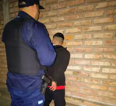 Intentó quemar una casa con nafta y la dueña lo frustró: qué pasó después