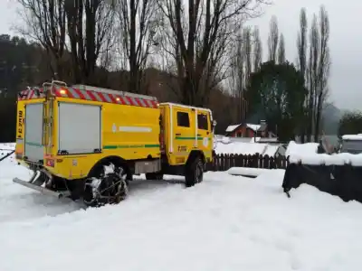 La nieve los dejó aislados: el operativo de rescate que movilizó a los guardaparques en el Lago Espejo Chico