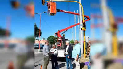 La intendente Fuentes supervisa un nuevo punto clave en la ciudad: ¿qué están instalando en Solís y Moreno?
