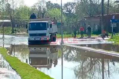 El río sigue subiendo en Concordia: evacúan a seis familias y ya preparan más refugios