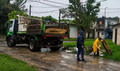 Basura en las calles: el drama que vuelve a complicar los desagües en San Gerónimo