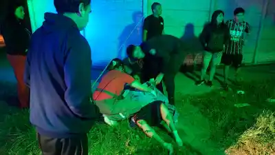 Dio a luz en la calle y los policías se convirtieron en sus salvadores
