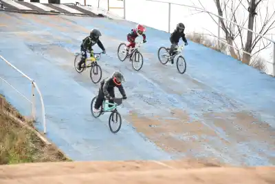 La pista de Santa Rosa rugió: más de 45 pilotos en el arranque del Campeonato de Invierno