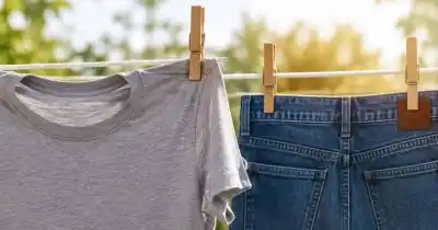 El error al tender la ropa que todos cometen y que arruina tus prendas: la solución está en el broche
