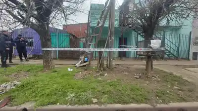 Misterio en Florencio Varela: murió electrocutado y hay dos versiones sobre qué hacía en la columna