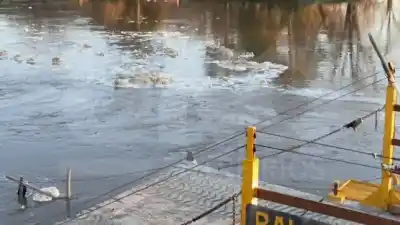 El agua no da tregua: cortaron el paso de la balsa que une Paraná con Villa Urquiza