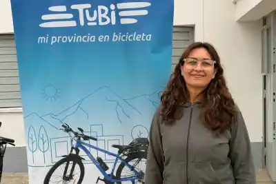 El operativo que llevó bicicletas a cuatro escuelas rurales de Junín y emocionó a una directora