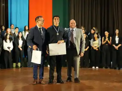 Una multitud de nuevos profesionales: la Universidad del Chubut coronó a 98 egresados