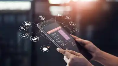 Del diario del día siguiente a la pantalla del celular: así invierte hoy el interior sin pasar por Buenos Aires