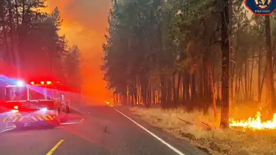 Cientos de casas calcinadas y 60.000 evacuados: el fuego arrasa Spokane sin control