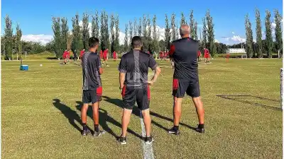 El plan de Delfino en Colón: Goltz se suma al cuerpo técnico y hay una salida inesperada