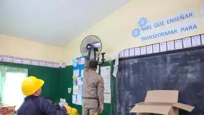 La escuela que esperó décadas: 1.800 ventiladores y una promesa cumplida