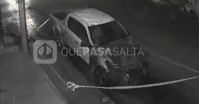Atacó la camioneta de su vecino con fuego y piedras: la insólita secuencia que terminó con una joven detenida en Orán