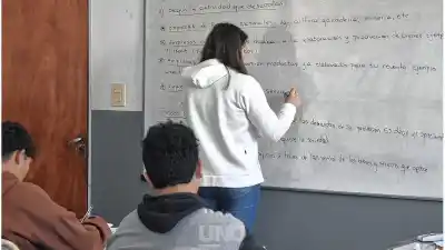 Santa Fe impone aumento docente por decreto tras el rechazo gremial: los nuevos sueldos