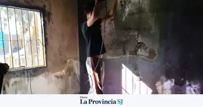 El fuego arrasó su casa y el emprendimiento familiar: la desesperada reconstrucción en Chimbas