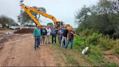 Los Juríes construye un canal de 4.900 metros para frenar el agua y proteger la ciudad