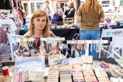 Este martes, la Feria “Hecho en Lanús” transforma la Plaza de Villa Obrera en un mercado a cielo abierto