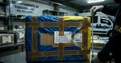 El paquete que escondía un secreto: la estrategia de la Justicia Federal para destapar una red de narcotráfico