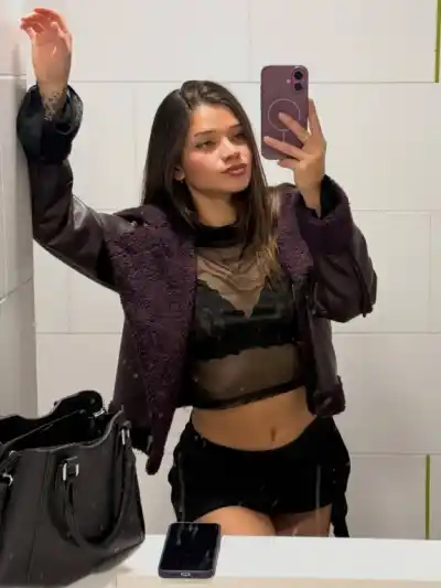 La foto que estalló en redes: la acusada de matar a Julián Álvarez Guardia y el pedido desesperado de su hermana