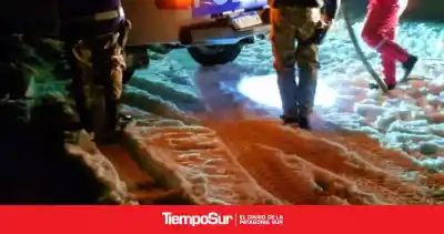 Rescate en la Ruta 288: el presidente de Vialidad Provincial lideró el operativo en medio de una nevada