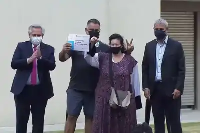 Promesas que se derrumban: el video de la entrega del edificio que hoy tiene a 200 personas en la calle