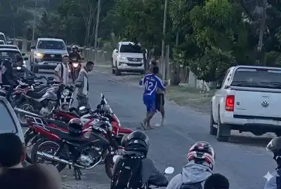Pelea en el Dique Las Lomitas: los vecinos lo filmaron todo
