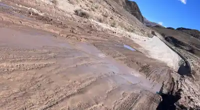 El "cráter" que tiene en vilo a los conductores de la ruta 51