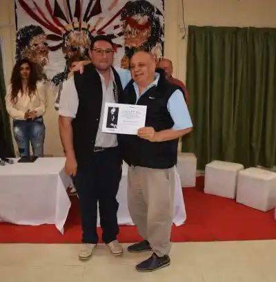 La «Cuna de Poetas» vibró con música, baile y letras: ¿qué distinción recibió la prensa local?