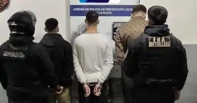 Persecución, vuelco y tres detenidos: el insólito operativo que terminó en una zanja