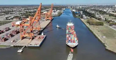 Un decreto de Milei paralizó los puertos y ya hay 140 barcos varados: el impacto en La Plata