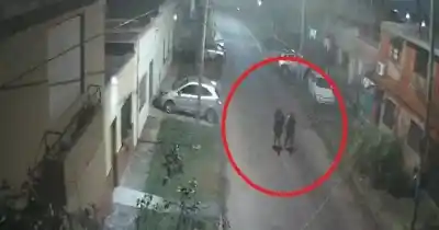 Un docente fue asaltado a metros del colegio La Anunciación y los vecinos estallaron