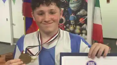 Un argentino de 16 años sorprendió a la NASA con un robot para minar en Marte
