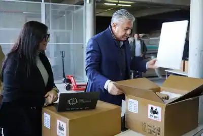 Neuquén da un salto digital: 19.000 computadoras ya están en camino a las aulas
