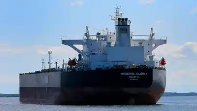 Parálisis total en los puertos: 140 buques varados y el fantasma del desabastecimiento de combustible