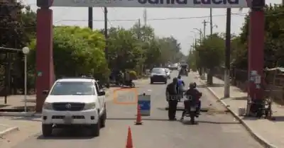 Santa Lucía: un hombre falleció al electrocutarse en el techo de la casa