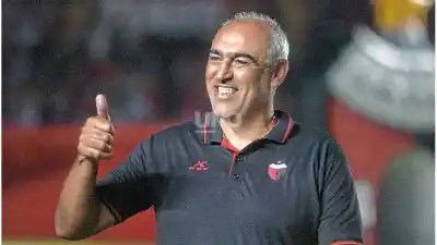 Vuelve a Colón: Iván Delfino ya tiene fecha para su primer entrenamiento y un fixture que no perdona