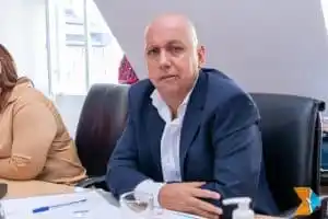 El legislador apunta contra el Gobierno y advierte sobre el paro docente: “No es sostenible”