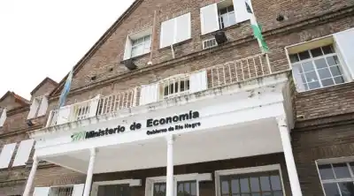 El 2% que nadie explica: la denuncia que sacude a Río Negro por los préstamos a trabajadores