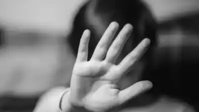 Rechazan que un policía federal acusado de abuso cumpla prisión en su casa y denuncian amenazas
