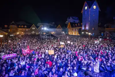 Bariloche confirmó los shows de Luck Ra y Los Decadentes para la Fiesta de la Nieve: ¿cuándo arranca?