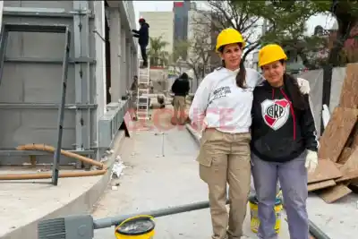 Dos obreras desafían los prejuicios en la obra del nuevo AutoMac: “No existe el no puedo”