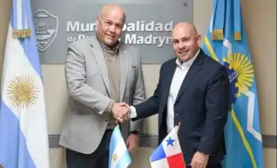 El embajador de Panamá llegó a Puerto Madryn y se reunió con Sastre: ¿qué busca?