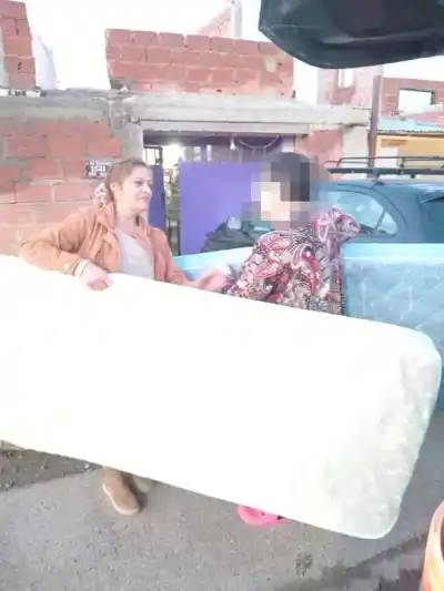 El frío no perdona en Comodoro: piden ropa de abrigo y frazadas para familias que ya no pueden ni truequear